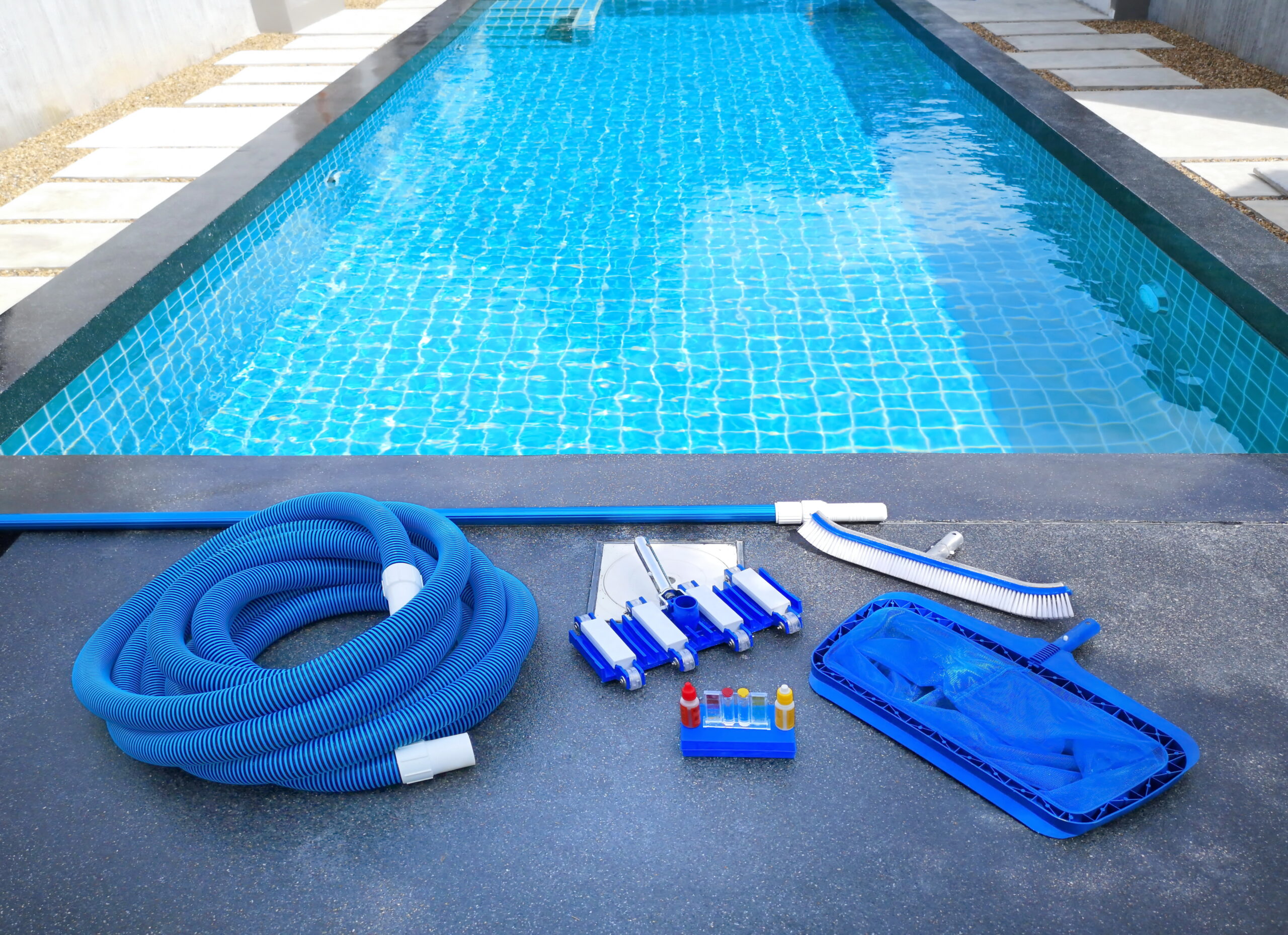 équipements de piscine, sécurité, entretien, options supplémentaires, baignade, guide.